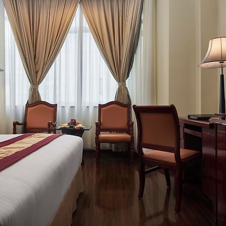 Phnom Penh Hotel Exterior photo